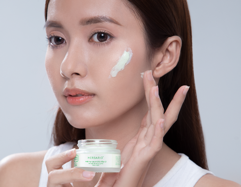 Tác dụng của mặt nạ rau má Tác dụng của mặt nạ rau má
