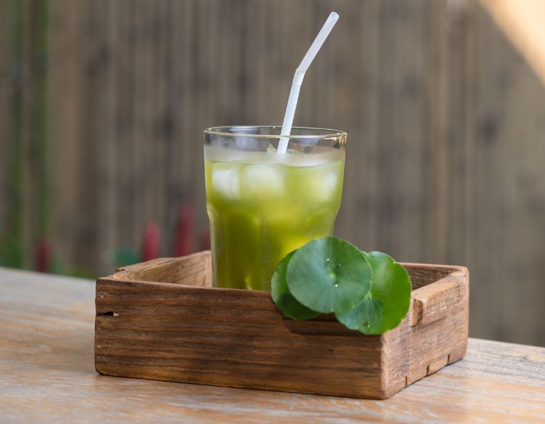 Nước ép rau má nguyên chất Nước ép rau má nguyên chất