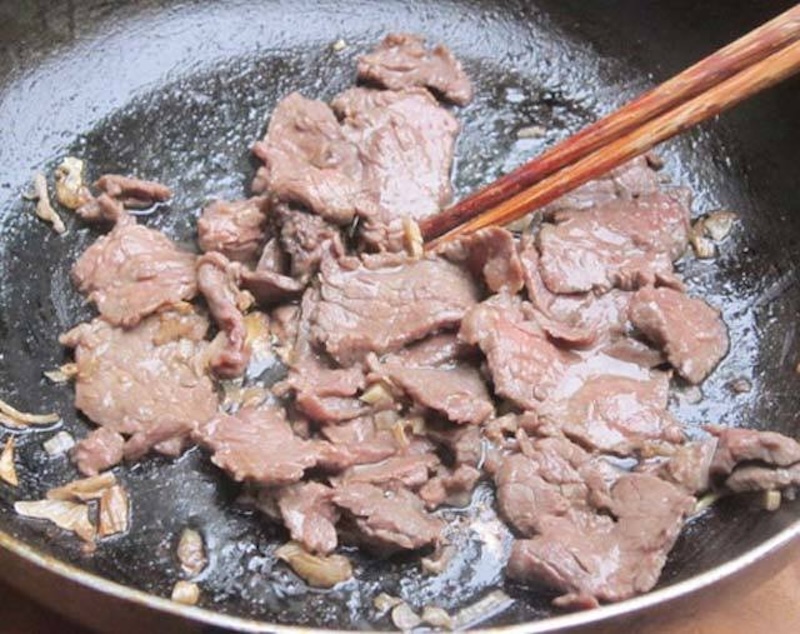 Cách làm gỏi rau má trộn thịt bò cach lam goi rau ma tron thit bo